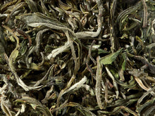 Lade das Bild in den Galerie-Viewer, Exquisite Evelyn - Weißer Tee Snow Buds